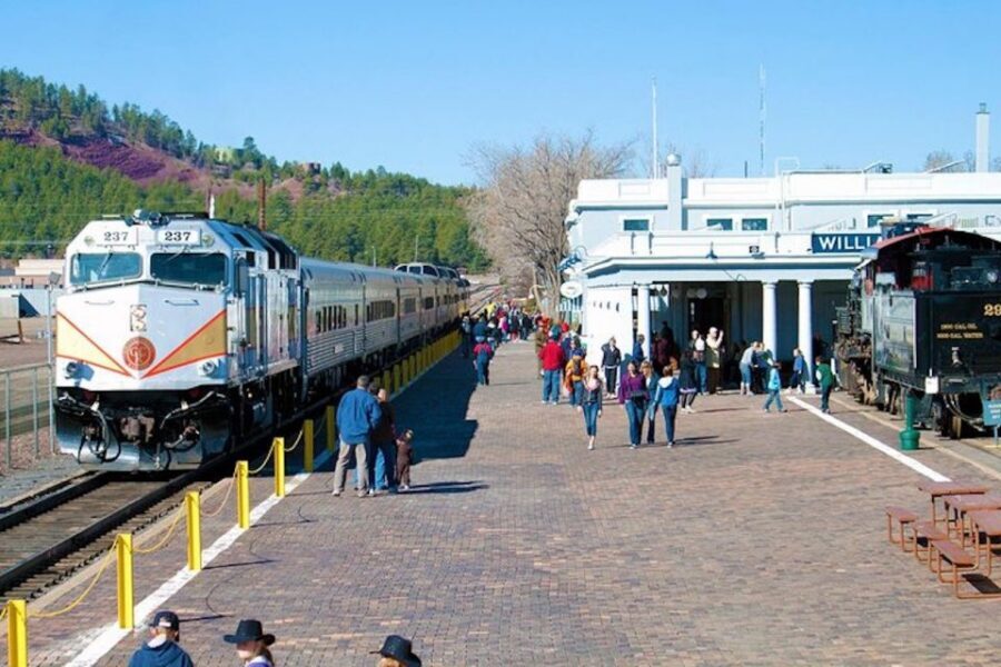 From Flagstaff: Grand Canyon Railroad Full-Day Guided Tour - Why this Grand Canyon day feels different than a basic rim tour