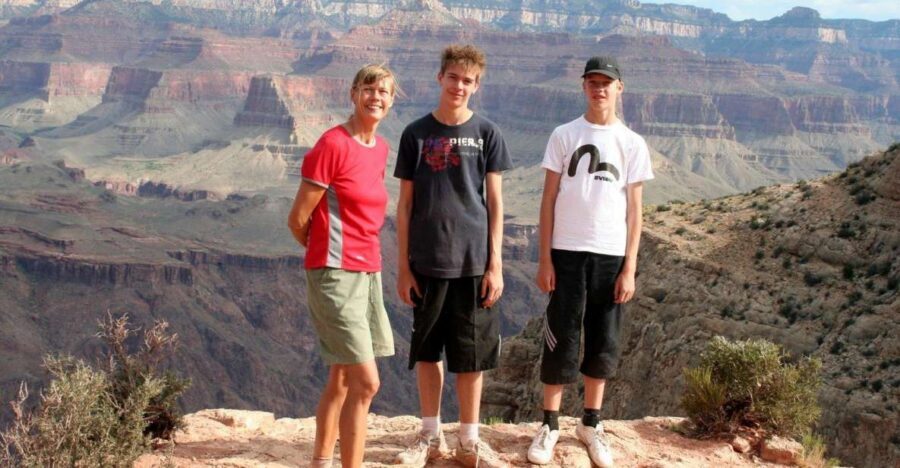 Private Tour from Las Vegas to the Grand Canyon South Rim - Private transportation and pickup that sets the tone