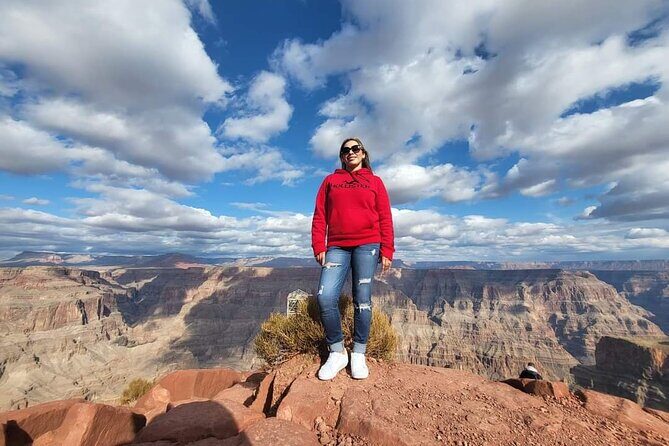 Spanish Grand Canyon Tour with Skywalk Access and Lunch - What to expect from the Spanish expert guide